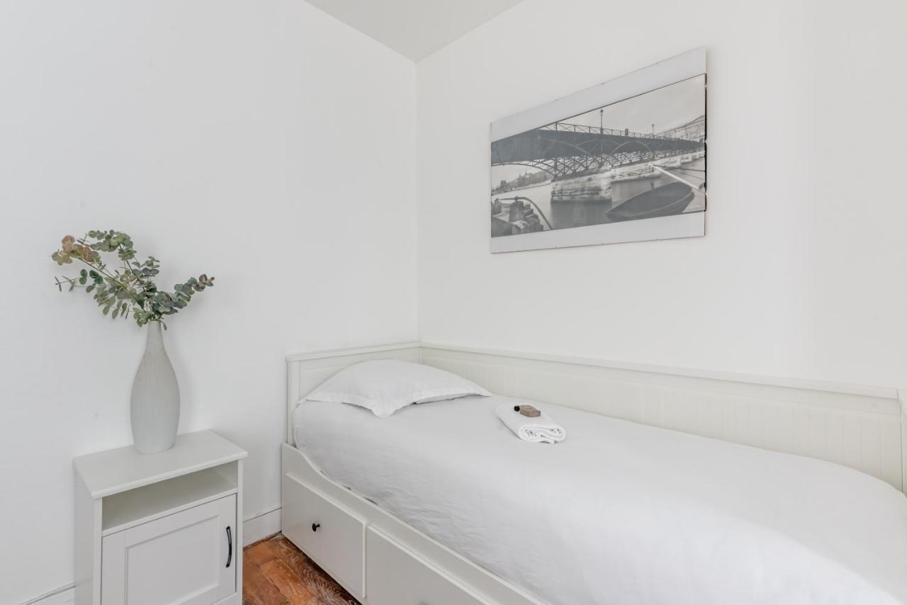 Appartement Magenta Quest Париж Екстериор снимка
